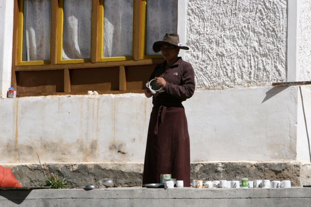 Монах в рабочей одежде